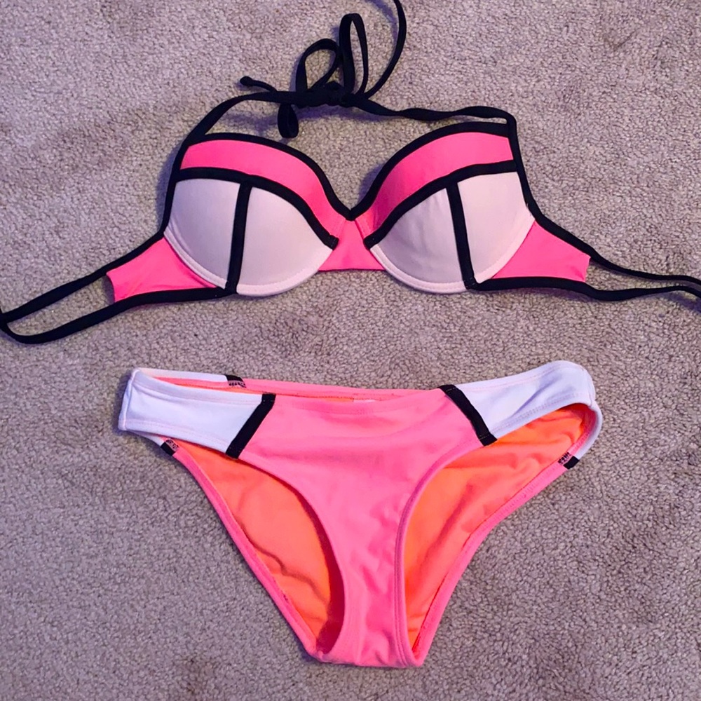 Cute color block bikini